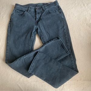 Volcom 28w28l slim straight jeans